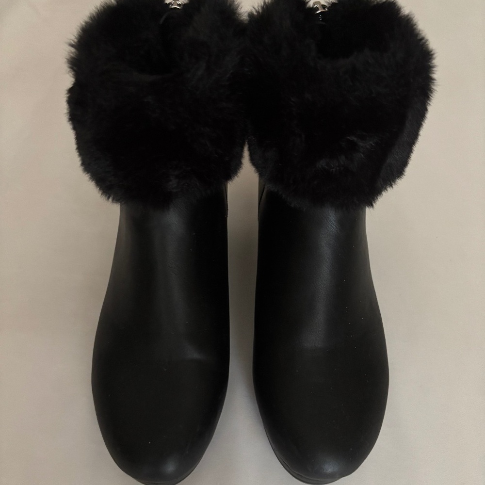 DKNY Womens Wedge Bootie Black Fur Top Size 8.5